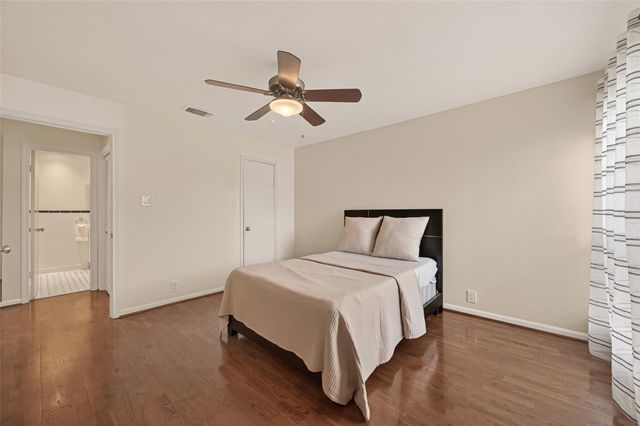 2829 Timmons Lane 144, Houston, TX 77027