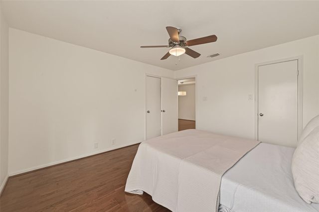 2829 Timmons Lane 144, Houston, TX 77027