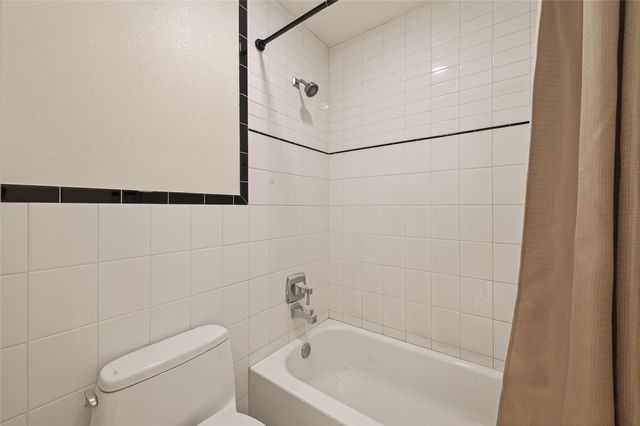 2829 Timmons Lane 144, Houston, TX 77027