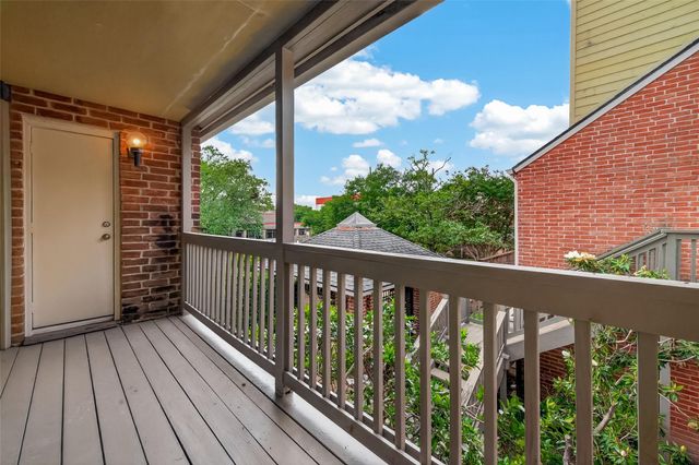 2829 Timmons Lane 144, Houston, TX 77027