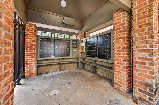 2829 Timmons Lane 144, Houston, TX 77027