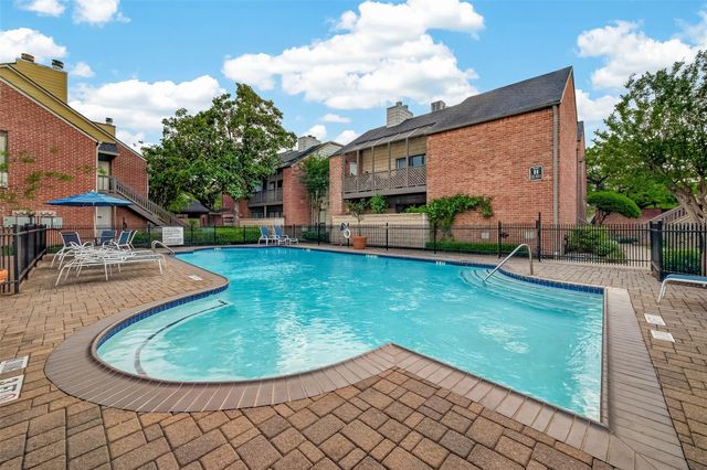 2829 Timmons Lane 144, Houston, TX 77027