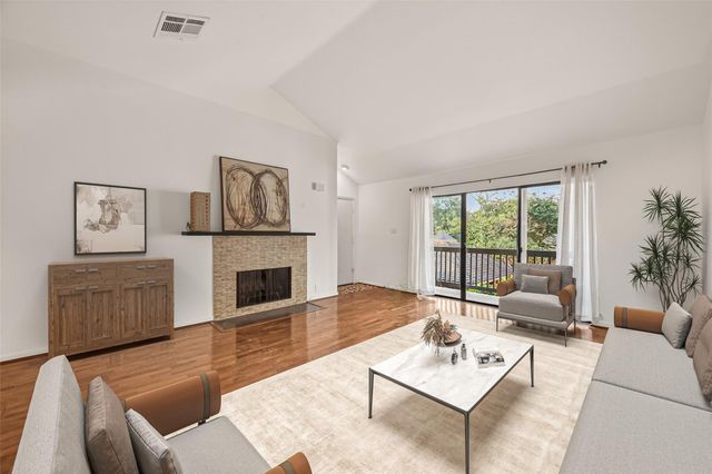 2829 Timmons Lane 144, Houston, TX 77027