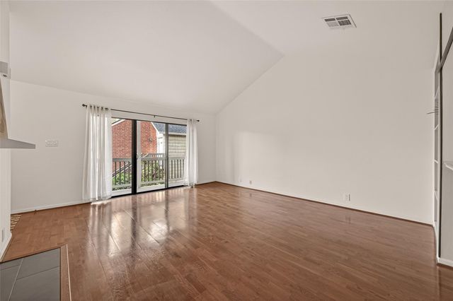 2829 Timmons Lane 144, Houston, TX 77027