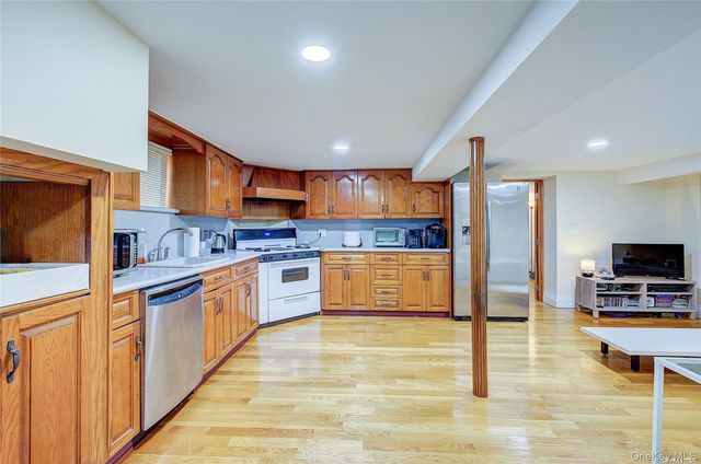 43-33 163rd Street, Flushing, NY 11358