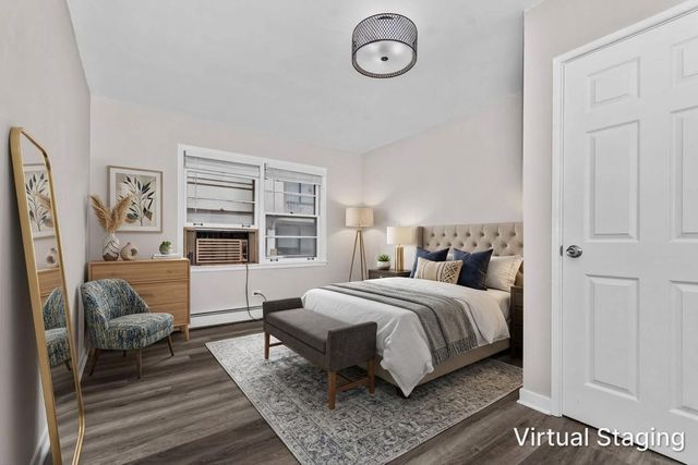938 NORTH Boulevard 402, Oak Park, IL 60301