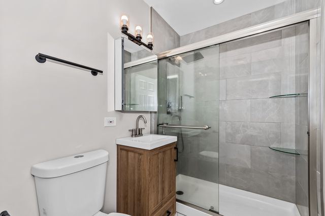 938 NORTH Boulevard 402, Oak Park, IL 60301