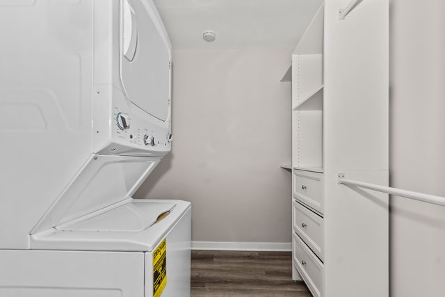 938 NORTH Boulevard 402, Oak Park, IL 60301