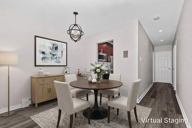 938 NORTH Boulevard 402, Oak Park, IL 60301
