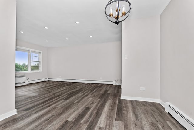 938 NORTH Boulevard 402, Oak Park, IL 60301