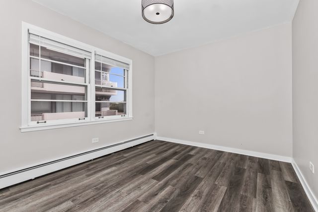 938 NORTH Boulevard 402, Oak Park, IL 60301