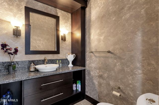 7320 E SWEETWATER Avenue, Scottsdale, AZ 85260