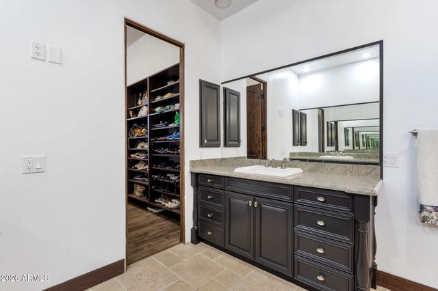 7320 E SWEETWATER Avenue, Scottsdale, AZ 85260