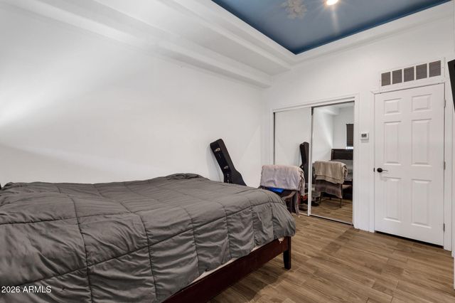 7320 E SWEETWATER Avenue, Scottsdale, AZ 85260