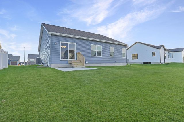 2735 Amber Valley Road, Cedar Falls, IA 50613