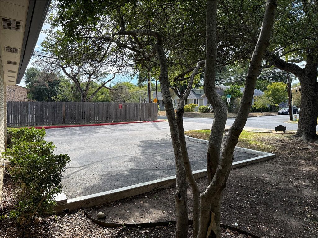 1307 KINNEY Ave 133, Austin, TX 78704