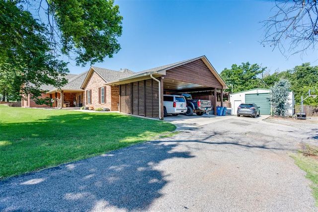 1901 S Country Club Road, Newcastle, OK 73065