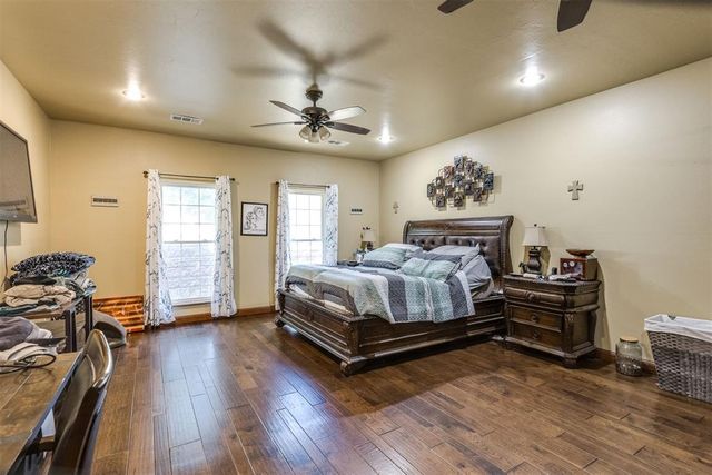 1901 S Country Club Road, Newcastle, OK 73065
