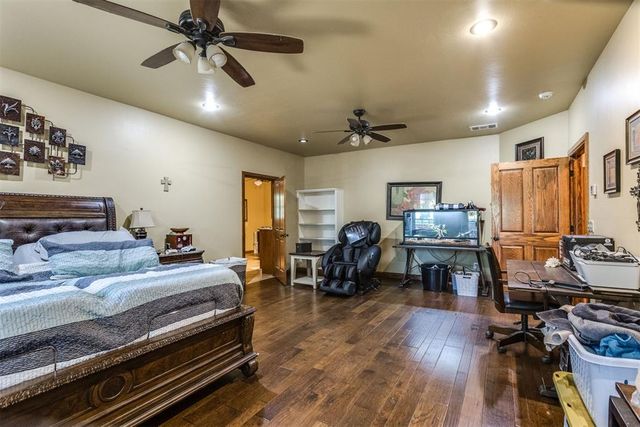 1901 S Country Club Road, Newcastle, OK 73065