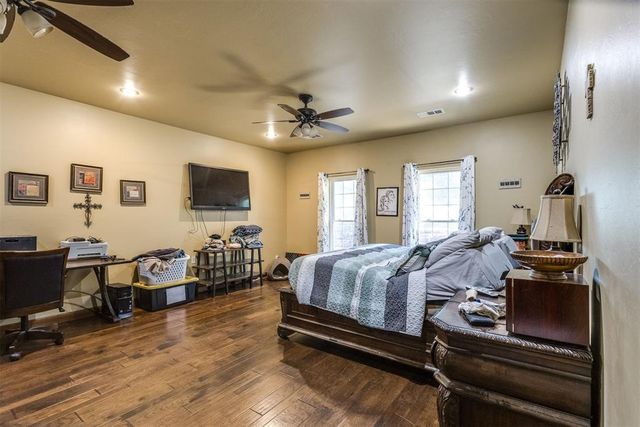 1901 S Country Club Road, Newcastle, OK 73065