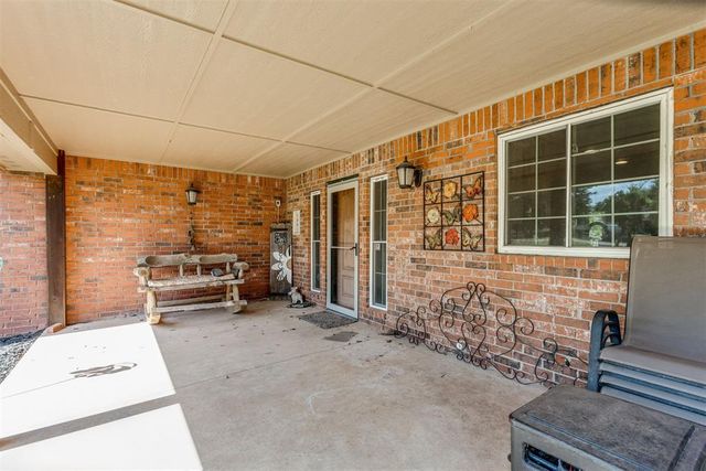 1901 S Country Club Road, Newcastle, OK 73065