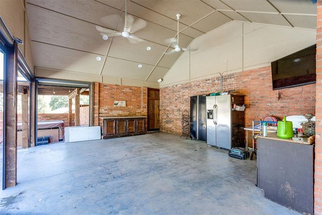 1901 S Country Club Road, Newcastle, OK 73065