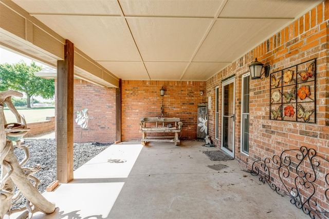 1901 S Country Club Road, Newcastle, OK 73065