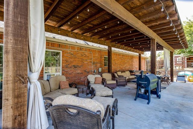 1901 S Country Club Road, Newcastle, OK 73065