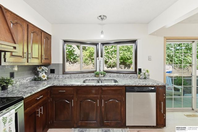 1606 Farrell Drive, Bellevue, NE 68005