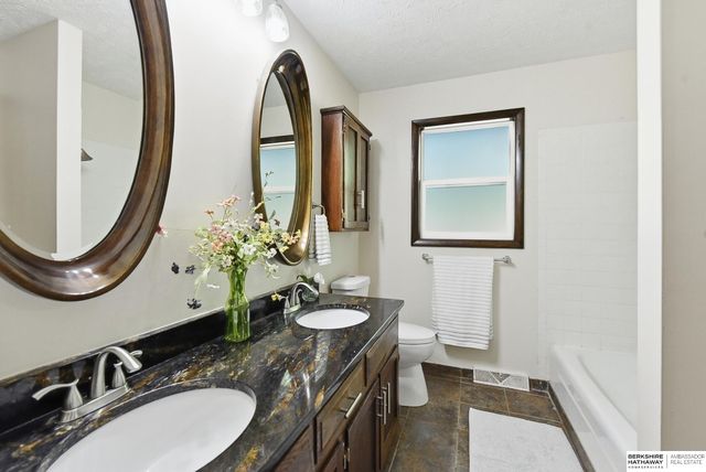 1606 Farrell Drive, Bellevue, NE 68005