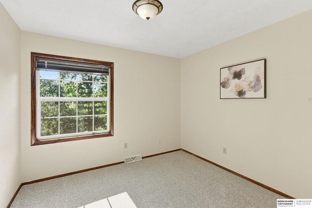 1606 Farrell Drive, Bellevue, NE 68005