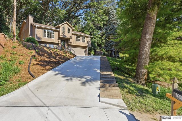 1606 Farrell Drive, Bellevue, NE 68005