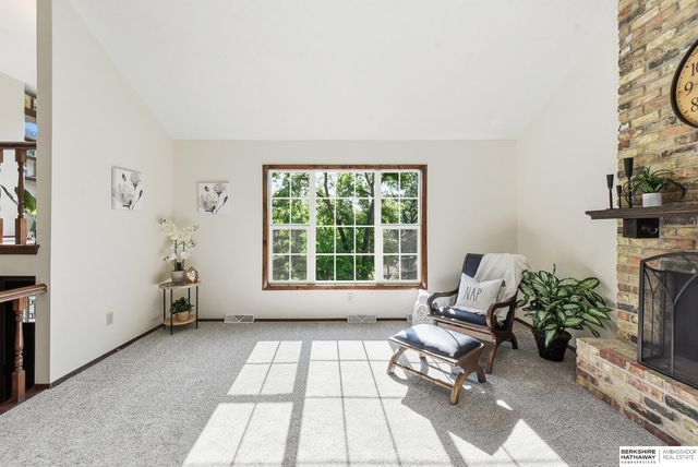 1606 Farrell Drive, Bellevue, NE 68005