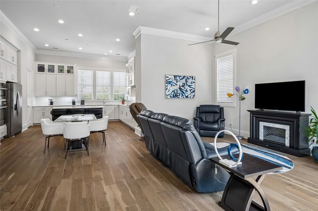 14999 Oak Street, Addison, TX 75001