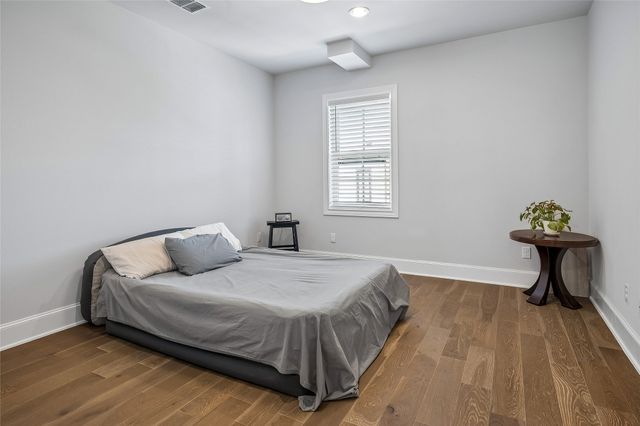 14999 Oak Street, Addison, TX 75001