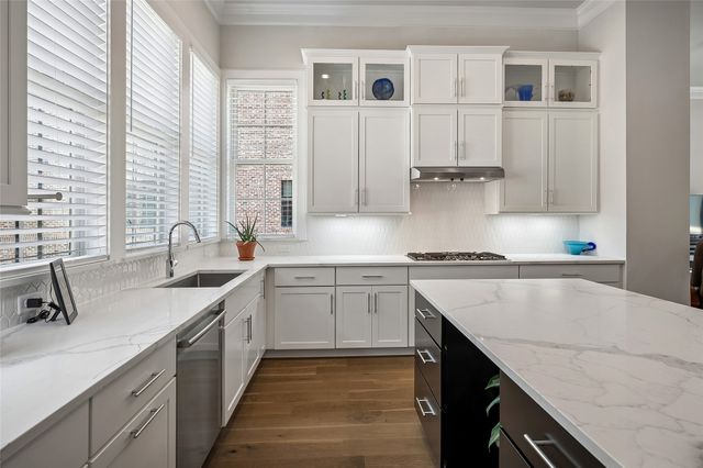 14999 Oak Street, Addison, TX 75001