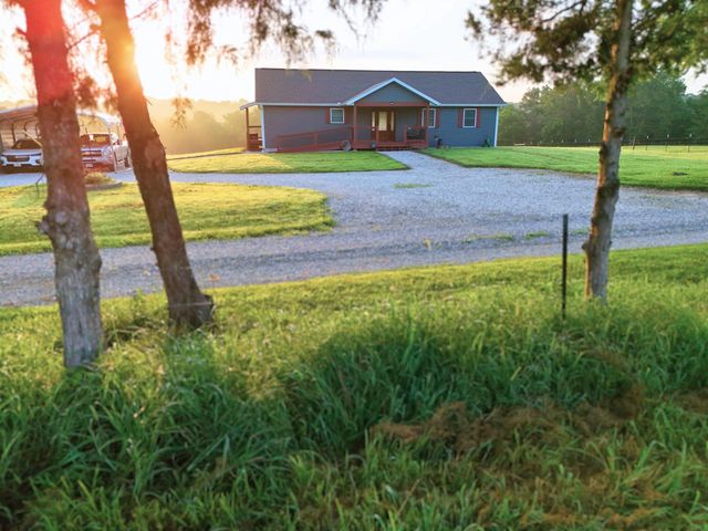 15221 Cleveland Road, Houston, MO 65483