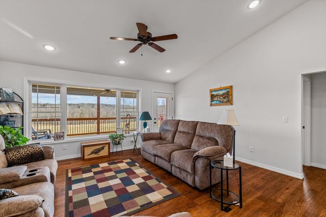 15221 Cleveland Road, Houston, MO 65483