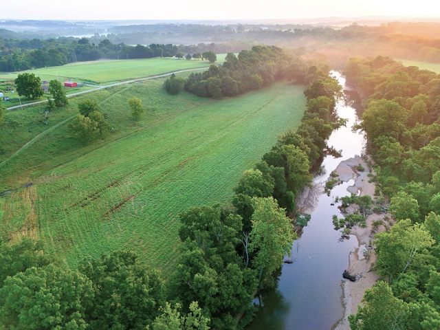 15221 Cleveland Road, Houston, MO 65483