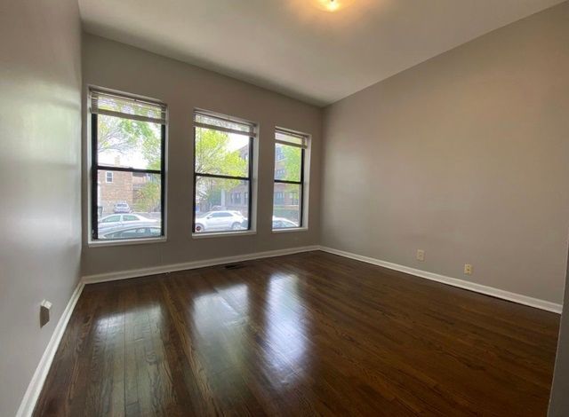 1555 W Rosemont Avenue 1, Chicago, IL 60660