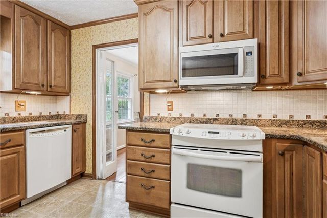 10 Stirrup CT, Hampton, VA 23664