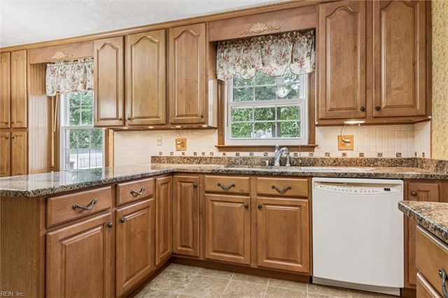10 Stirrup CT, Hampton, VA 23664