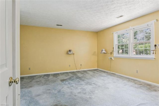 10 Stirrup CT, Hampton, VA 23664