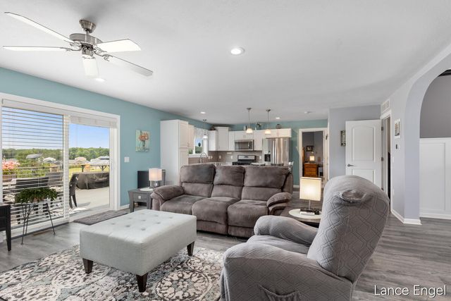 11797 Crystal Ridge Drive Ne, Algoma Twp, MI 49345