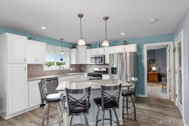 11797 Crystal Ridge Drive Ne, Algoma Twp, MI 49345