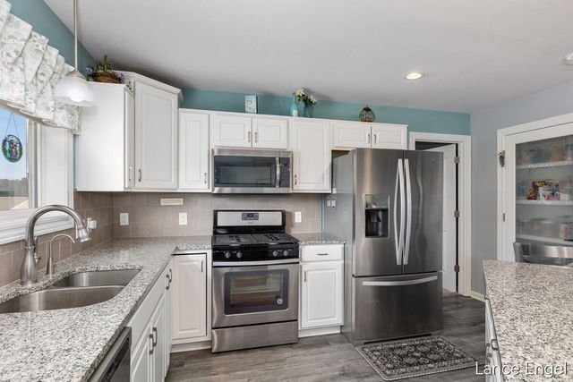 11797 Crystal Ridge Drive Ne, Algoma Twp, MI 49345
