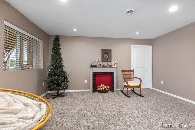 11797 Crystal Ridge Drive Ne, Algoma Twp, MI 49345