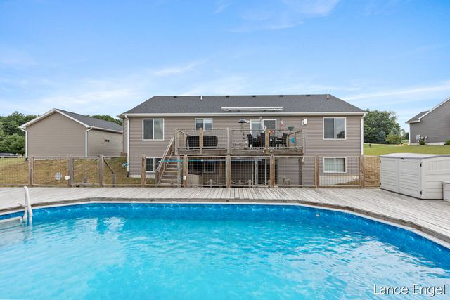 11797 Crystal Ridge Drive Ne, Algoma Twp, MI 49345