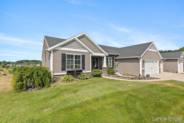 11797 Crystal Ridge Drive Ne, Algoma Twp, MI 49345
