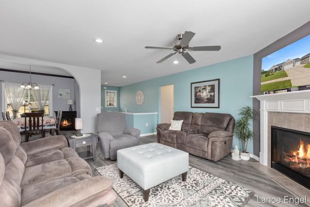 11797 Crystal Ridge Drive Ne, Algoma Twp, MI 49345